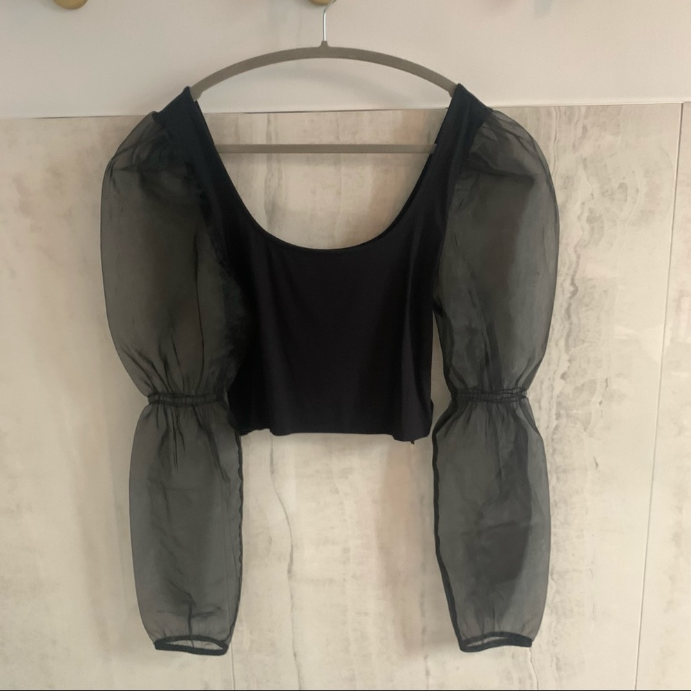 divided by h&m puff sleeve crop